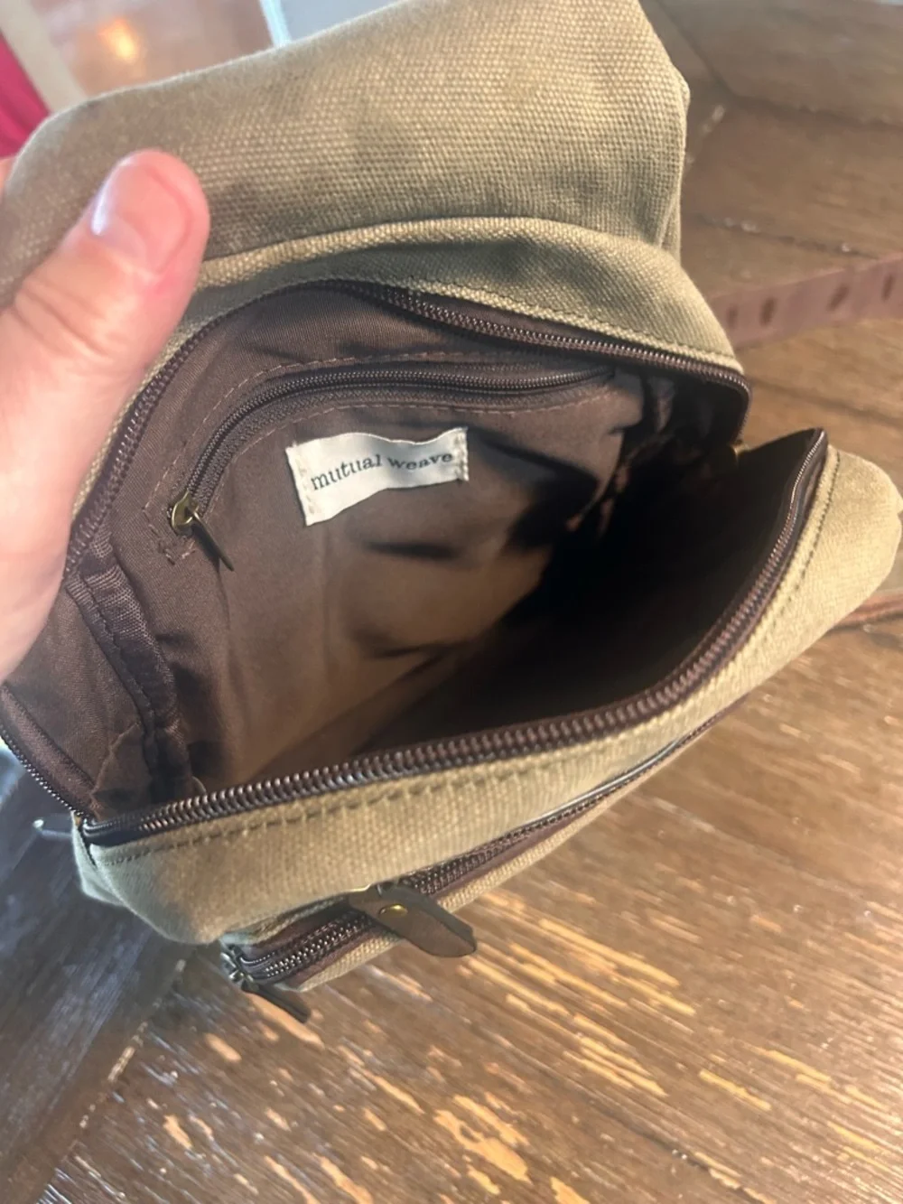 Mutual weave sling bag
